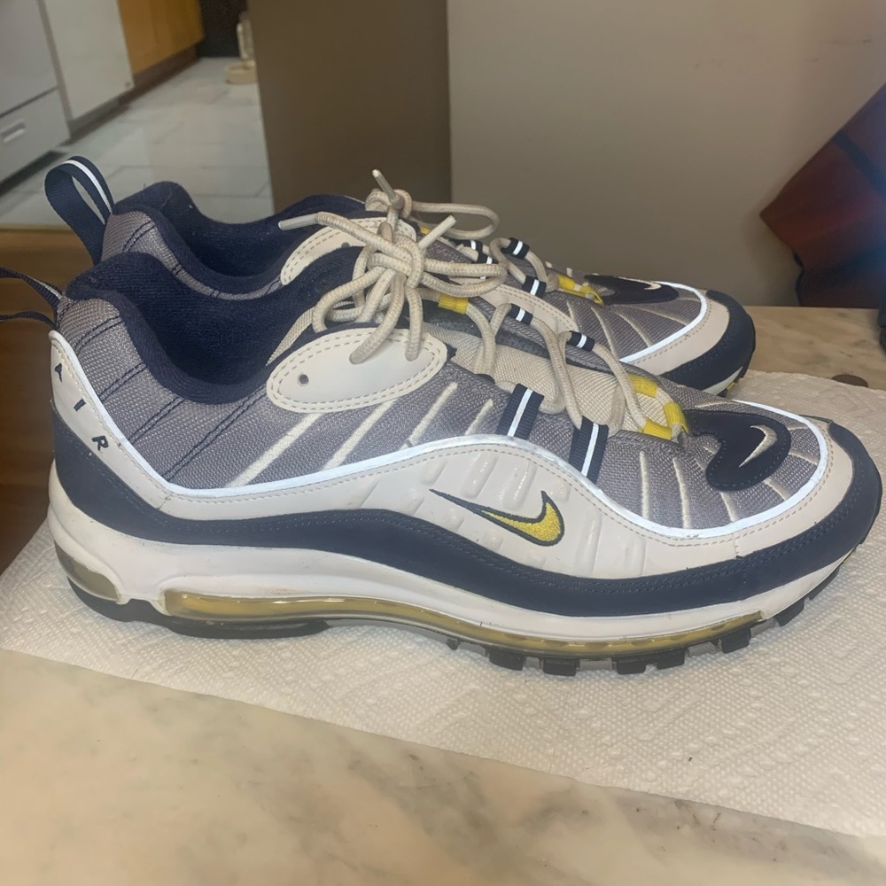 Nike air max’s 98